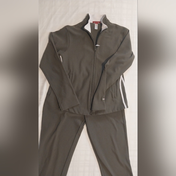 Decathlon Sweat Suit - Picture 3 of 3